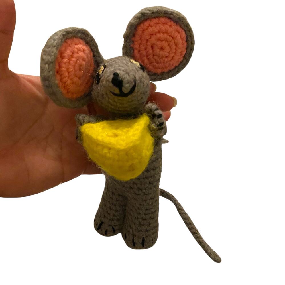 Vintage Knit Crochet Handmade Mouse with Cheese Toy - Picture 4 of 11